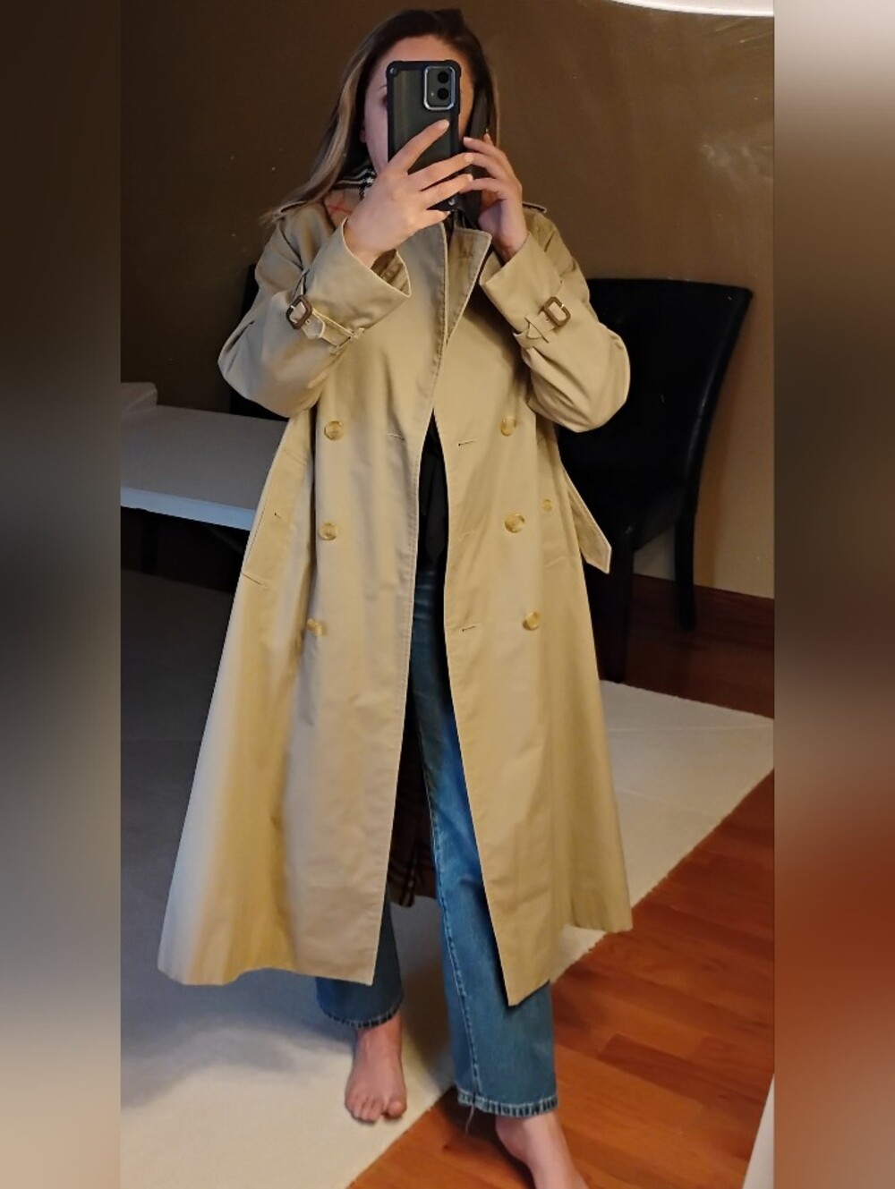 Vintage Burberry Classic Beige Trench Coat with Plaid Lining - Picture 15 of 15